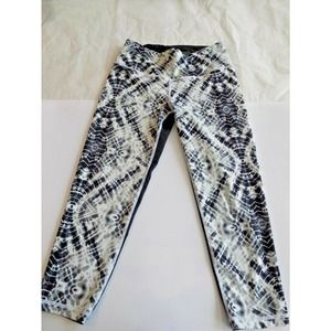 Victoria's Secret‎ Sport Knockout Capri Leggings Size Medium